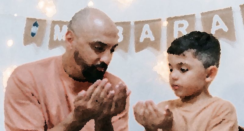 A Muslim father teaches his son to pray. Timur Webur pexels.com